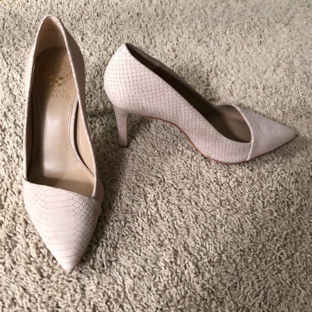Super Cute Nude Vince Camuto Heels Size 7.5